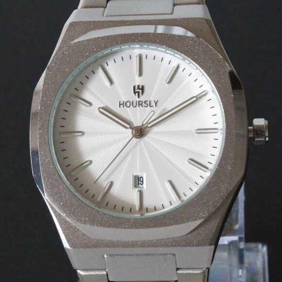 Men's Sports Watch Integrated Bracelet White Dial 42mm - Picture 9 of 13